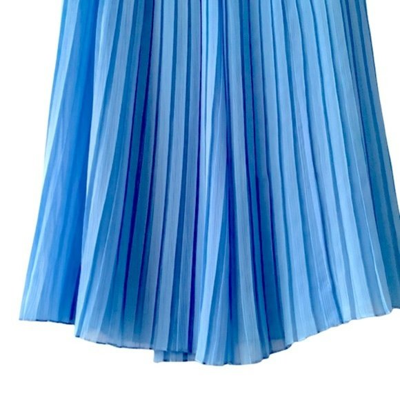๐GORGEOUS๐ Pleated Maxi Skirt with Side Slits in Periwinkle Blue - Picture 8 of 15